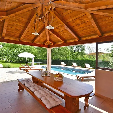 Villa With Pool In Tinjan-istrien 44316 Tinjan