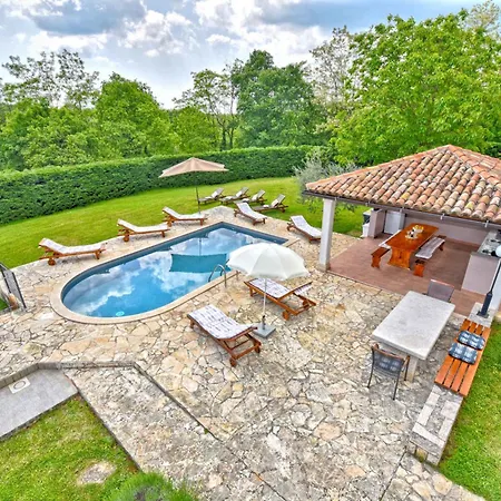 Villa With Pool In Tinjan-istrien 44316