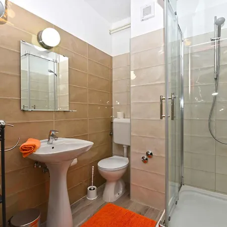 Villa With Pool In Tinjan-istrien 44316 Tinjan